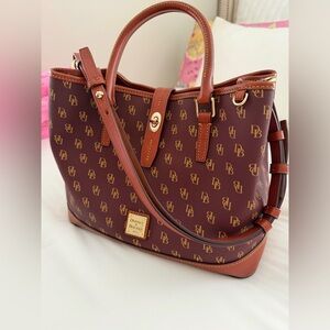Dooney & Bourke Women's Bag